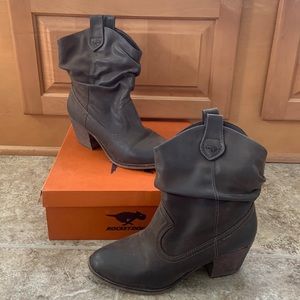 Brown Short Cowgirl Boots Size 10